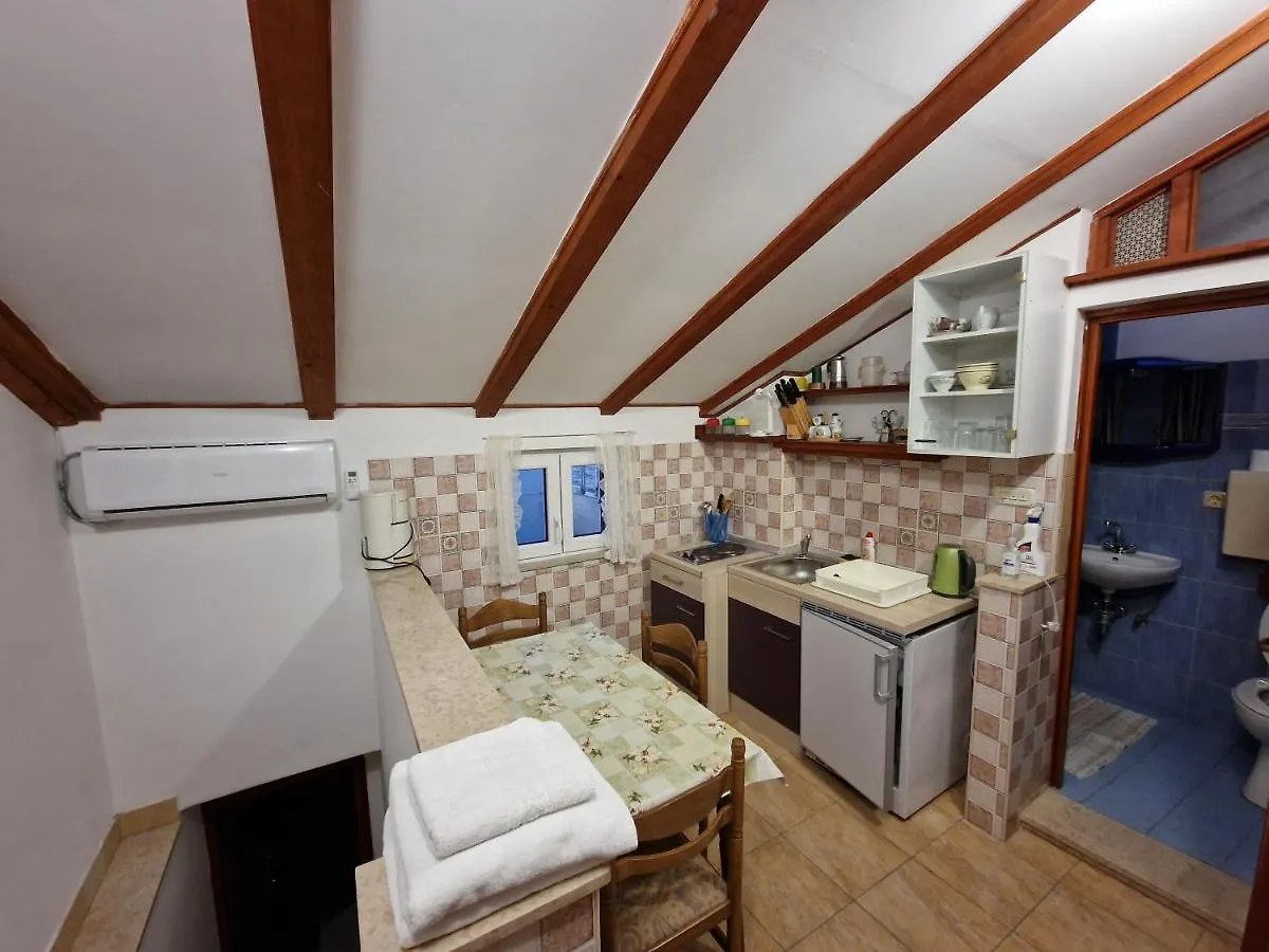 Bonifacic Apartment Nerezine